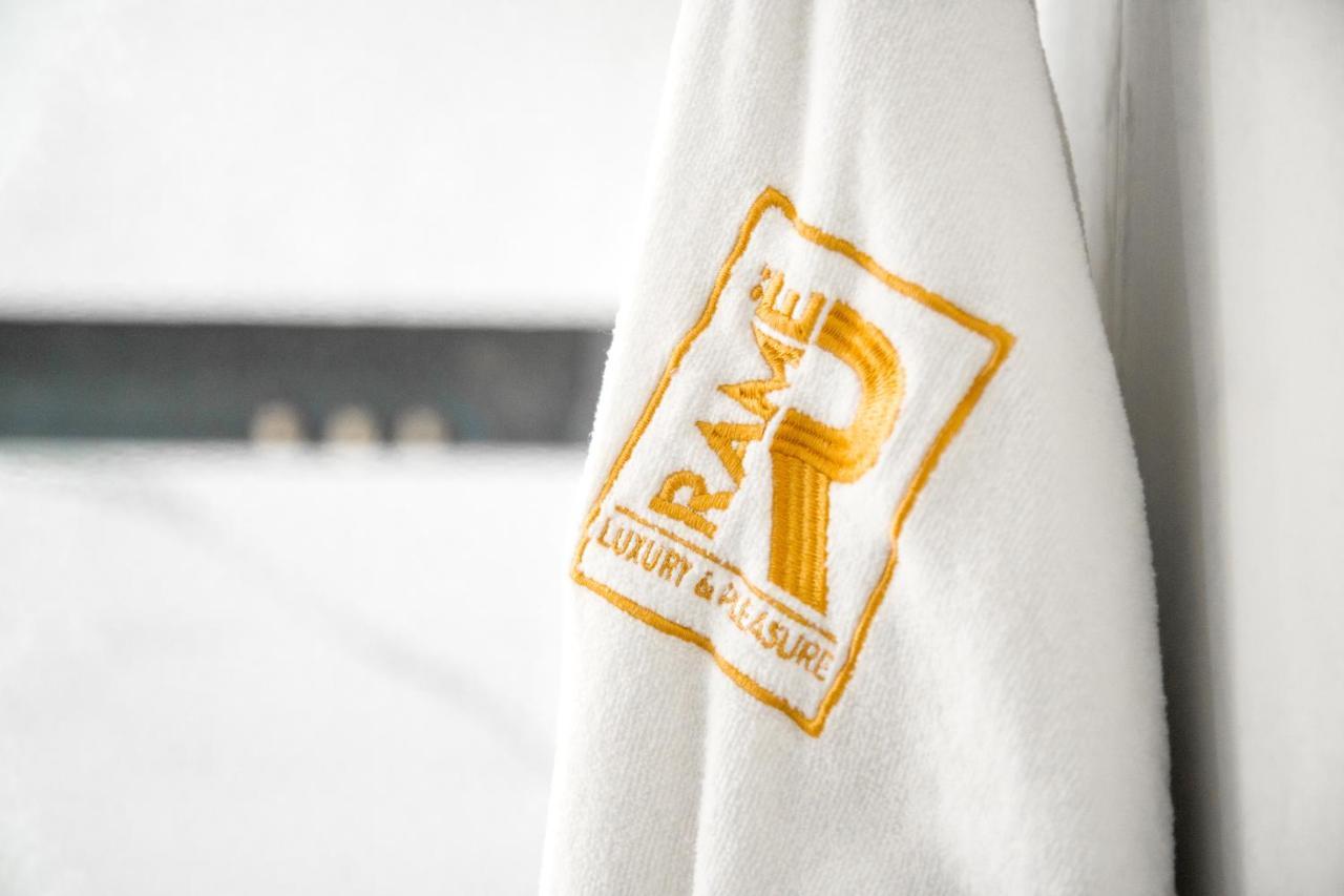 Rame Hotel Boutique Guadalajara Exterior photo The logo of the Nobel Prize is embroidered on the sleeve of the prize winner's gown.